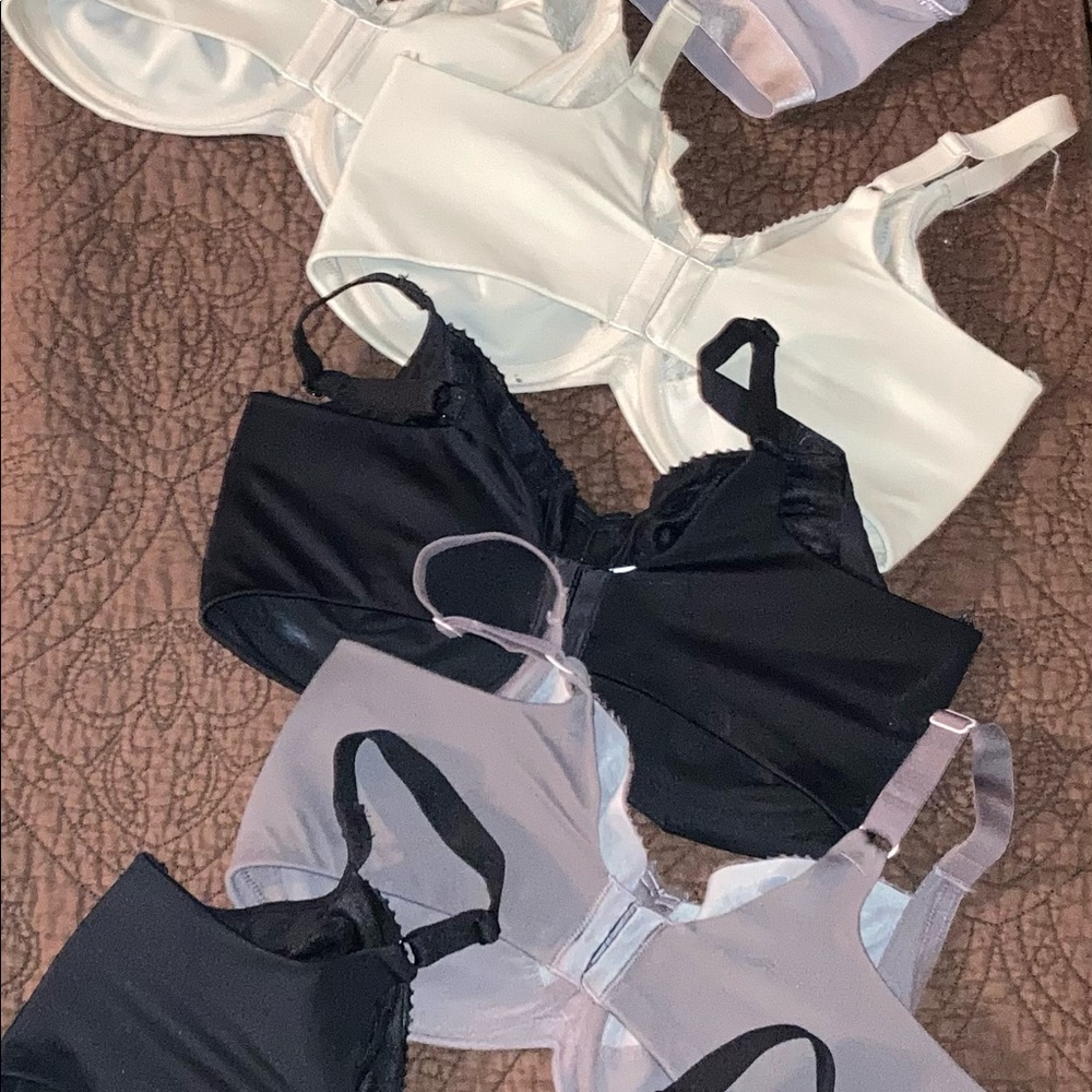 Lot of 6 bras 38DDD 1 NO UW (lilac), 5 w UW 6/$190